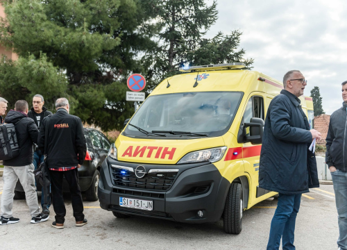 Fotografija 8 - Šibenska Hitna dobila novo vozilo: 'Naš vozni park je sad sigurniji za pacijente i djelatnike'