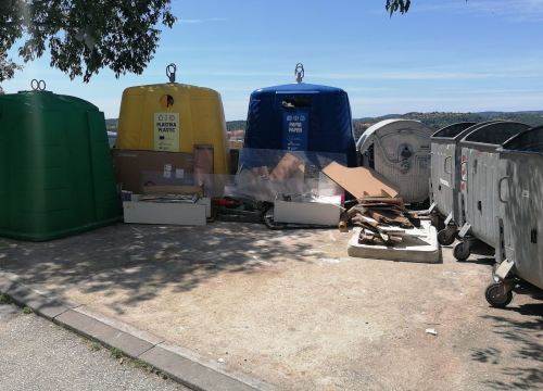 Fotografija 4 - Otpadu je mjesto u spremniku, a ne na ulici i prirodi!