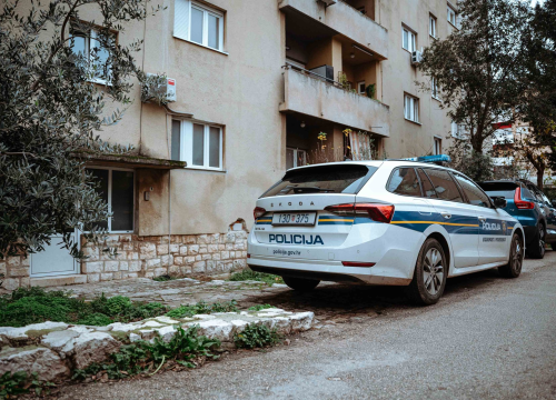 Fotografija 4 - Rano jutros pucnjava na Baldekinu u Ulici Petra Preradovića na križanju s Triglavskom: 'Nije ovo prvi put da prave probleme'