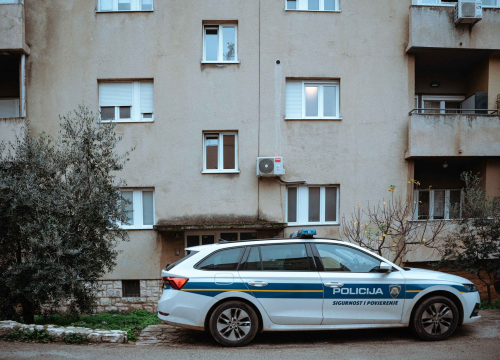 Fotografija 6 - Rano jutros pucnjava na Baldekinu u Ulici Petra Preradovića na križanju s Triglavskom: 'Nije ovo prvi put da prave probleme'