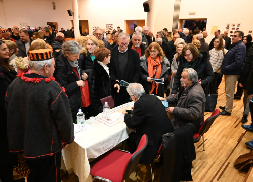 Predstavljena knjiga Frane Bilića 'Da te mogu pismom zvati'
