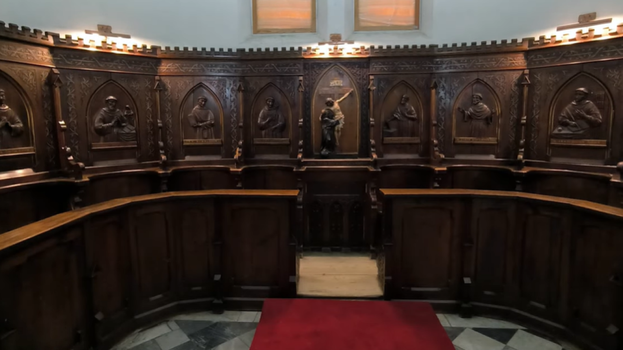 Korska sjedala u sv. Frani skrivena su od oka javnosti, a kriju posebnu ljepotu