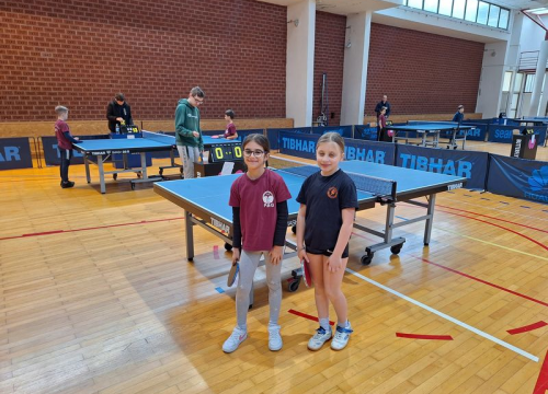 Fotografija 2 - Mladi šibenski stolnotenisači ‘projurili’ otokom Pagom