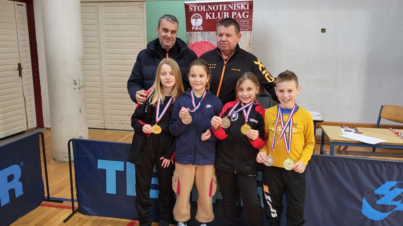 Mladi šibenski stolnotenisači ‘projurili’ otokom Pagom