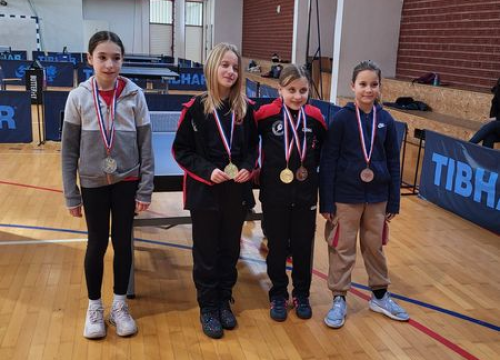 Fotografija 3 - Mladi šibenski stolnotenisači ‘projurili’ otokom Pagom