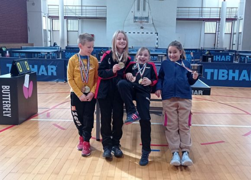 Fotografija 4 - Mladi šibenski stolnotenisači ‘projurili’ otokom Pagom