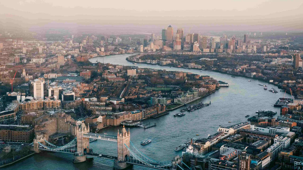 Princ Harry doputovao u London nakon vijesti o bolesti svog oca