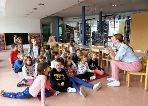 Fotografija 7 - Knjižničarka Marina Šimić jedna je od onih zbog kojih je šibenska Knjižnica djeci ugodno mjesto za učenje i igru