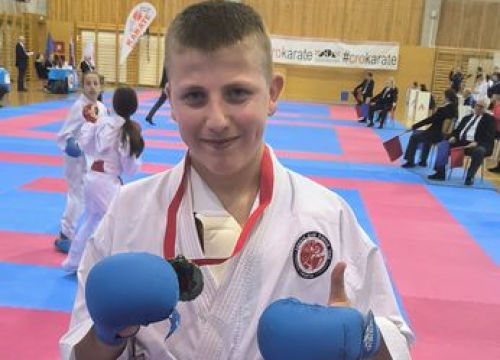 Fotografija 8 - Još jedan dojmljiv nastup karataša Šibenika 1066: Iz Ivanić Grada se vratili s osam medalja