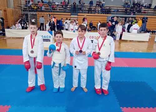 Fotografija 4 - Murterski karataši osvojili tri medalje na turniru koji je okupio 491 natjecatelja