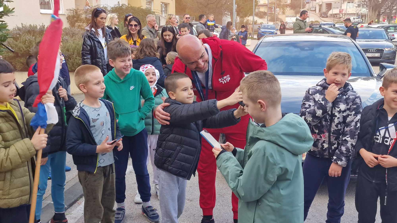 Ivica Tucak ostao bez teksta: Susjedi  na Šubićevcu pripremili mu doček kojem se nije nadao, ali se oduševio
