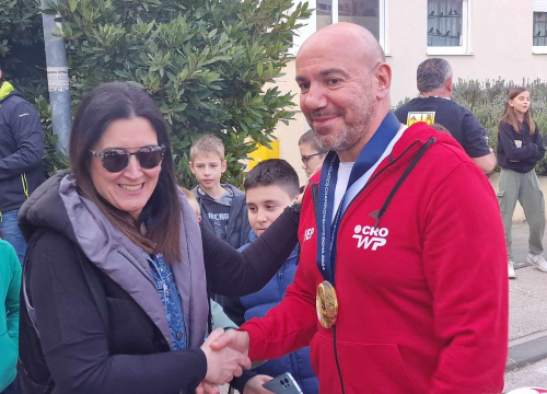 Fotografija 8 - Ivica Tucak ostao bez teksta: Susjedi  na Šubićevcu pripremili mu doček kojem se nije nadao, ali se oduševio