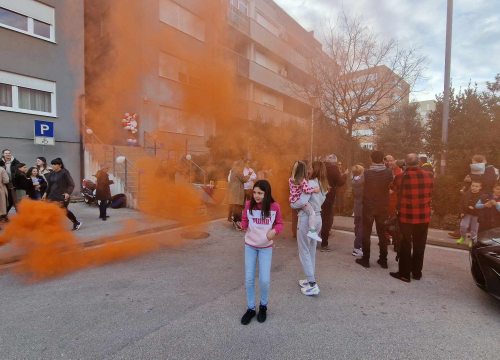 Fotografija 9 - Ivica Tucak ostao bez teksta: Susjedi  na Šubićevcu pripremili mu doček kojem se nije nadao, ali se oduševio