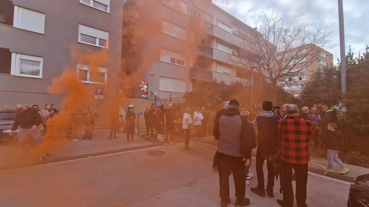Ivica Tucak ostao bez teksta: Susjedi  na Šubićevcu pripremili mu doček kojem se nije nadao, ali se oduševio