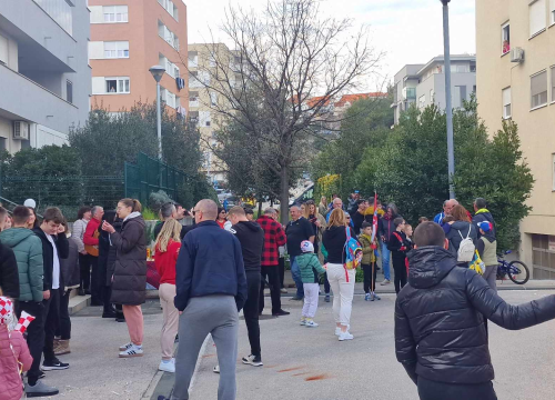 Fotografija 14 - Ivica Tucak ostao bez teksta: Susjedi  na Šubićevcu pripremili mu doček kojem se nije nadao, ali se oduševio