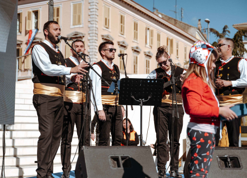 Fotografija 18 - Šibenčani masovno dočekali svjetske prvake, Tucak: 'Gdje god pođem osjećam ljubav koju mi pružate'