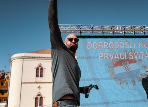 Fotografija 19 - Šibenčani masovno dočekali svjetske prvake, Tucak: 'Gdje god pođem osjećam ljubav koju mi pružate'