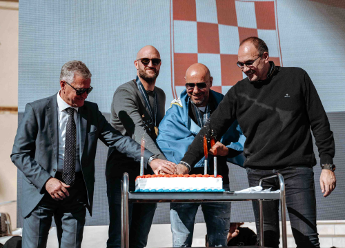 Fotografija 29 - Šibenčani masovno dočekali svjetske prvake, Tucak: 'Gdje god pođem osjećam ljubav koju mi pružate'