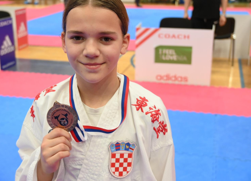 Fotografija 4 - Karate klub Okit iz Slovenije se vratio s pregršt medalja: Njih sedam osvojilo ih šest