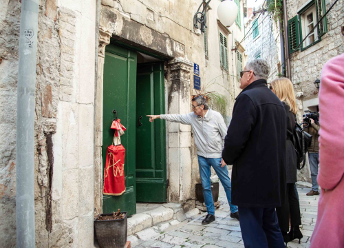 Fotografija 6 - Gradonačelnik obišao obnovljene renesansne i gotičke stupove: 'Stara gradska jezgra nije zaboravljena'