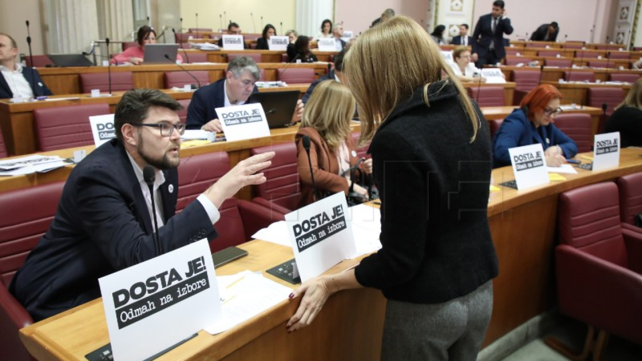 Grbin: Vrijeme je za izbore; HDZ: Bit će kad većina odluči