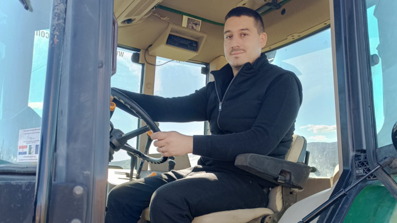 Martin i supruga odlučili su ostati na selu i baviti se poljoprivredom: 'Na OPG-u u Petrovom polju radi cijela obitelj'