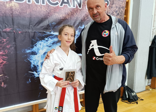 Fotografija 3 - Berba medalja karataša iz Miminca na Grobničan kupu