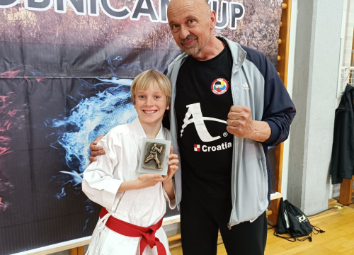 Fotografija 5 - Berba medalja karataša iz Miminca na Grobničan kupu