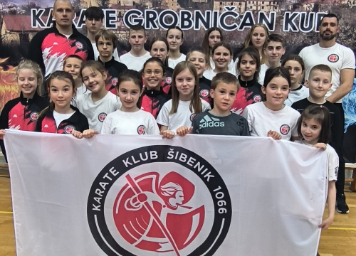 Fotografija 4 - Čak 17 medalja za članove Karate kluba Šibenik 1066 na Grobničan kupu