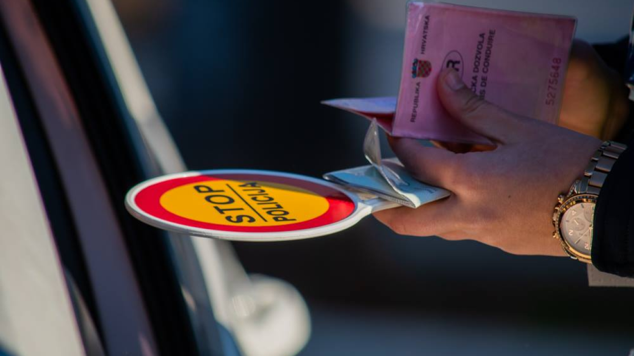 Vozač (27) koji je jučer sletio s ceste na Carićevim okukama bio pod utjecajem alkohola