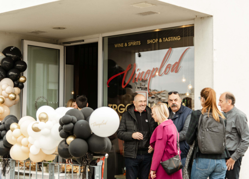 Fotografija 2 - Posjetite novootvorenu trgovinu i kušaonicu Vinoplod Vinarije!