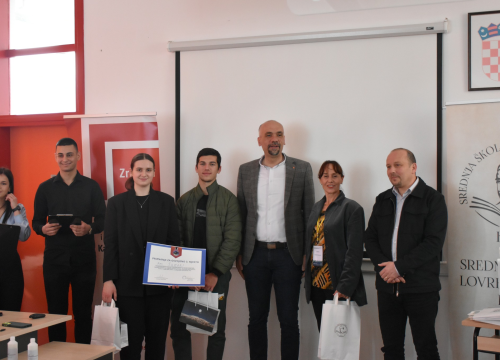 Fotografija 22 - U kninskoj srednjoj školi održano regionalno natjecanje Poslovni izazov 2024. za regiju Jug