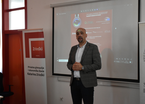 Fotografija 23 - U kninskoj srednjoj školi održano regionalno natjecanje Poslovni izazov 2024. za regiju Jug