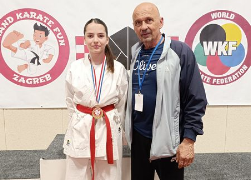 Fotografija 6 - Čak 11 medalja za Karate klub Šibenik na turniru u Ivanjoj Reki