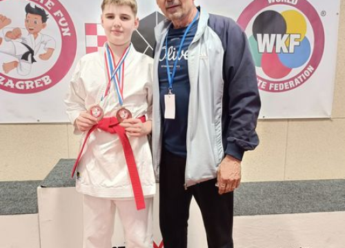 Fotografija 9 - Čak 11 medalja za Karate klub Šibenik na turniru u Ivanjoj Reki