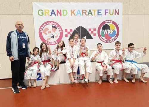 Fotografija 10 - Čak 11 medalja za Karate klub Šibenik na turniru u Ivanjoj Reki
