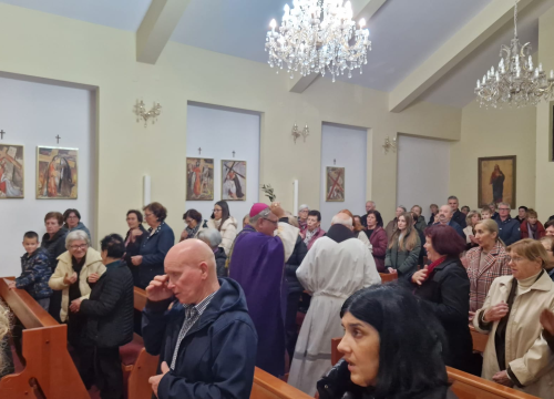 Fotografija 3 - Biskup Rogić obišao župu Krapanj-Brodarica