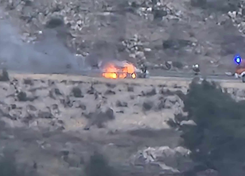 Fotografija 2 - Automobil u plamenu kod izlaza s autoceste poviše Dubrave