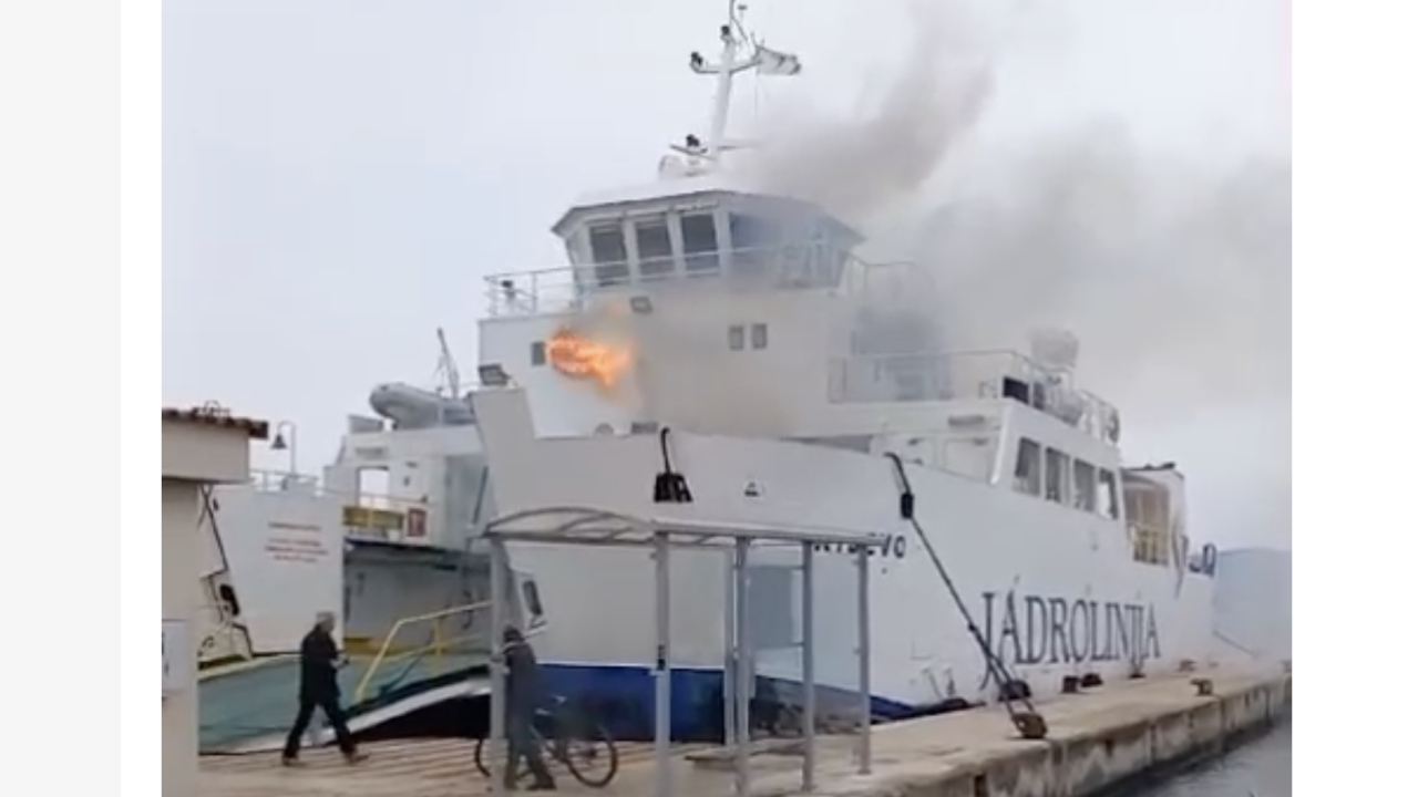 U Biogradu gori Jadrolinijin trajekt Kijevo, planule kabine ispod zapovjednog mosta