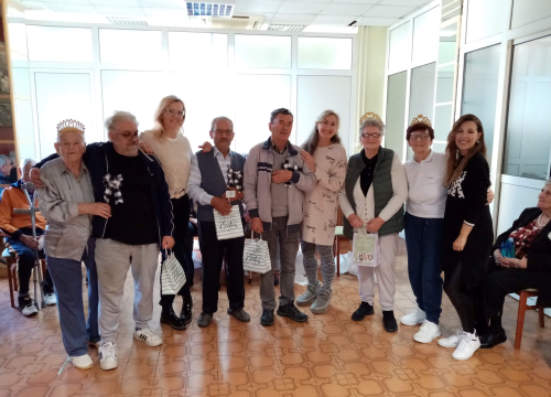 Fotografija 3 - Ekipa iz 'Najljepše mame Hrvatske' posjetila Cvjetni dom i obradovala korisnike