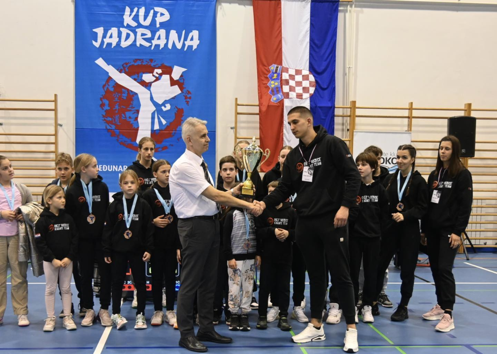 Vodički karataši vraćaju se kući sa 41 medaljom