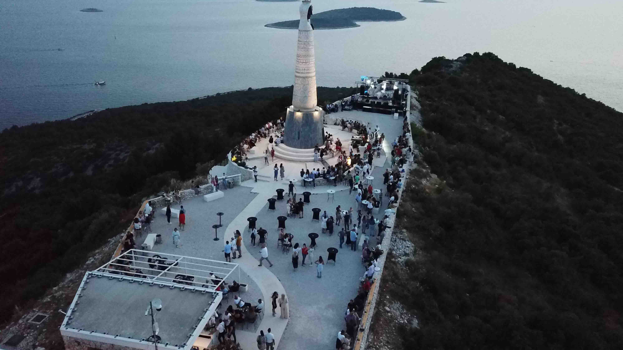 Ne propustite vrhunski koncert Matije Cveka na vidikovcu Gospe od Loreta!