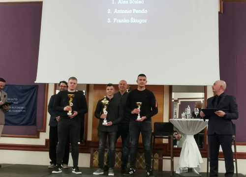 Fotografija 6 - Član KK Dubrava-Šibenik Franko Škugor nagrađen za 3. mjesto u svojoj klasi