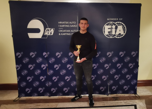 Fotografija 7 - Član KK Dubrava-Šibenik Franko Škugor nagrađen za 3. mjesto u svojoj klasi