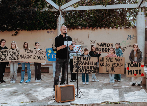 Fotografija 6 - Prosvjed za profesora Tonija Skelina: 'Doživio je ogromnu nepravdu, svi smo u stanju šoka'
