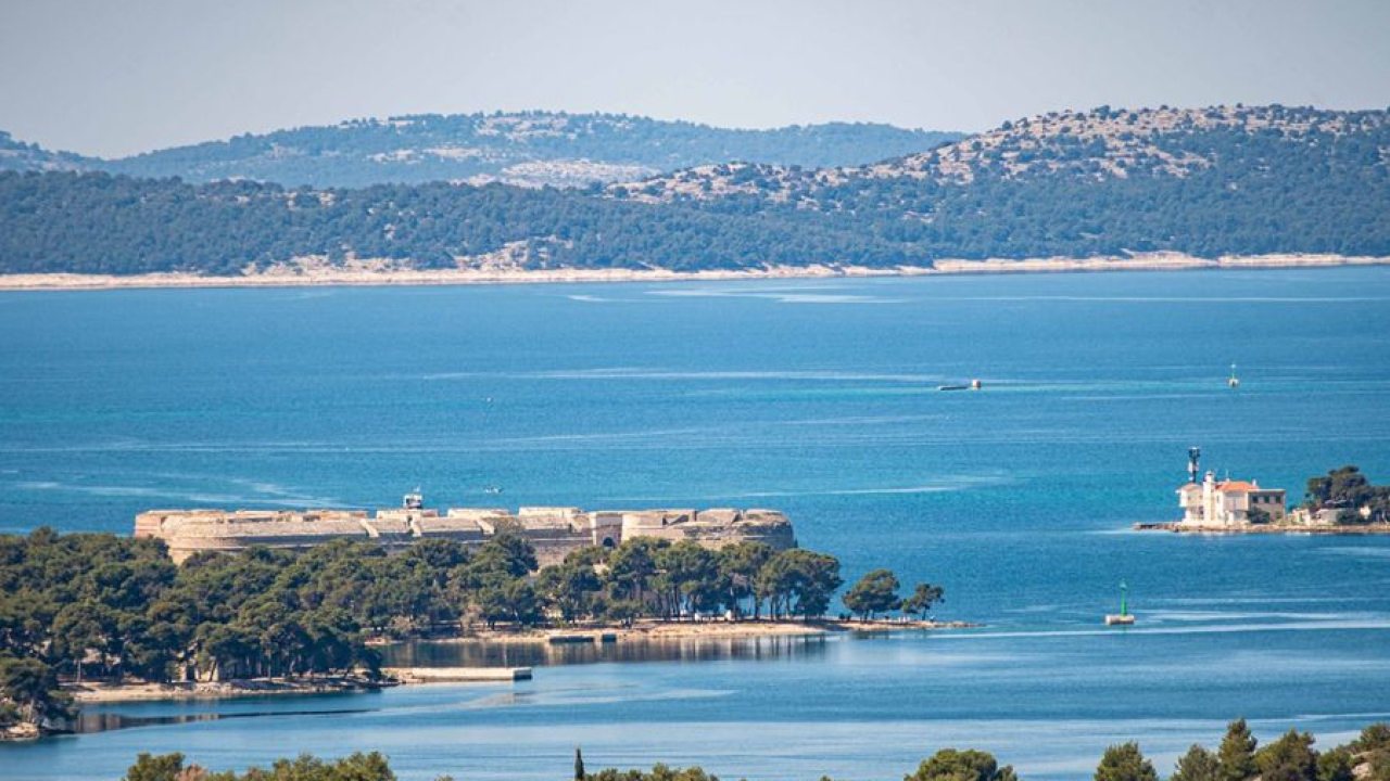 Iznadprosječno toplo, temperature debelo preko 20 stupnjeva