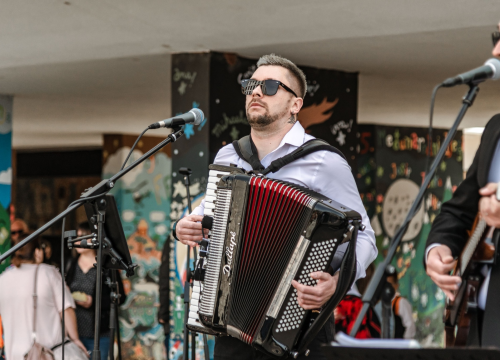 Fotografija 36 - Uskrsni doručak i ove godine privukao brojne Šibenčane, fritaja 'planula' u nekoliko minuta