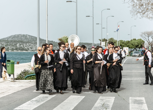 Fotografija 10 - Uskrsni doručak i ove godine privukao brojne Šibenčane, fritaja 'planula' u nekoliko minuta