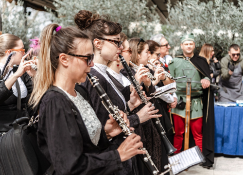 Fotografija 18 - Uskrsni doručak i ove godine privukao brojne Šibenčane, fritaja 'planula' u nekoliko minuta