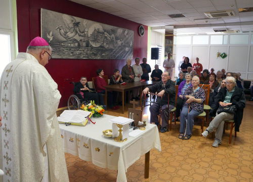 Fotografija 3 - Biskup Rogić predvodio misu u Cvjetnom domu